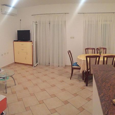 Apartments Vidovic Povljana Room photo